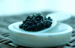 Trứng cá đen (caviar) là gì?
