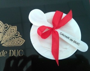 Đĩa ngọc trai Caviar de Duc (combo 1 đĩa + 1 muỗng)